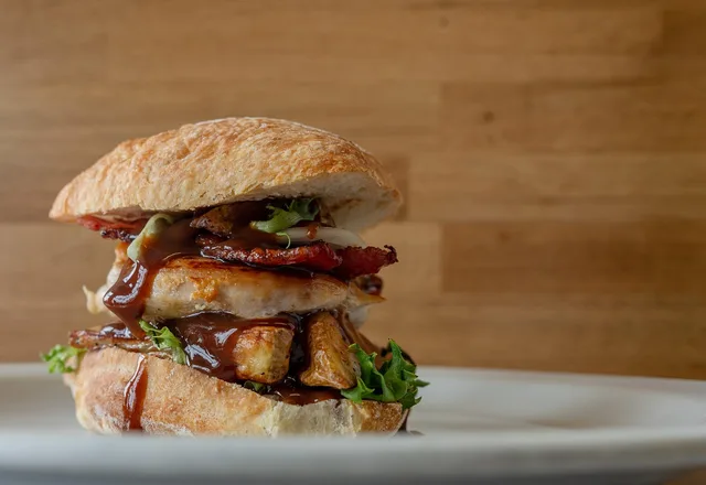hamburger, sandwich, chicken, healthy, breakfast, club sandwich, grilled, burger, restaurant, meal, lunch, sandwich, burger, burger, burger, burger, burger. Last-click or promo code, how food creator partnerships attribution methods differ