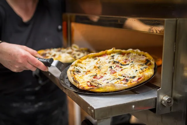 pizza, oven, yummy, meal, restaurant, italian, food, having lunch, dinner, food photography, pizzeria. Worked cost of a two-creator food campaign in England