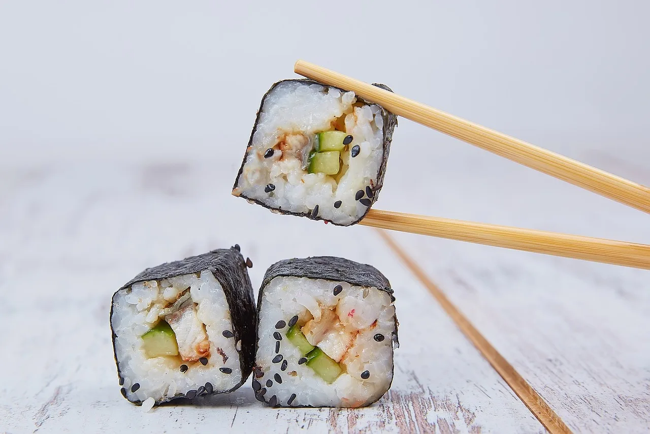 food, 4k wallpaper, sushi, wallpaper hd, seafood, japan, oriental, japanese, traditional, eat, laptop wallpaper, free wallpaper, free background, beautiful wallpaper, asian, cuisine, asia, background, hd wallpaper, salmon, mac wallpaper, roll, restaurant, full hd wallpaper, desktop backgrounds, culture, sashimi, seaweed, windows wallpaper, 4k wallpaper 1920x1080, tasty, cool backgrounds, wallpaper 4k, chopstick